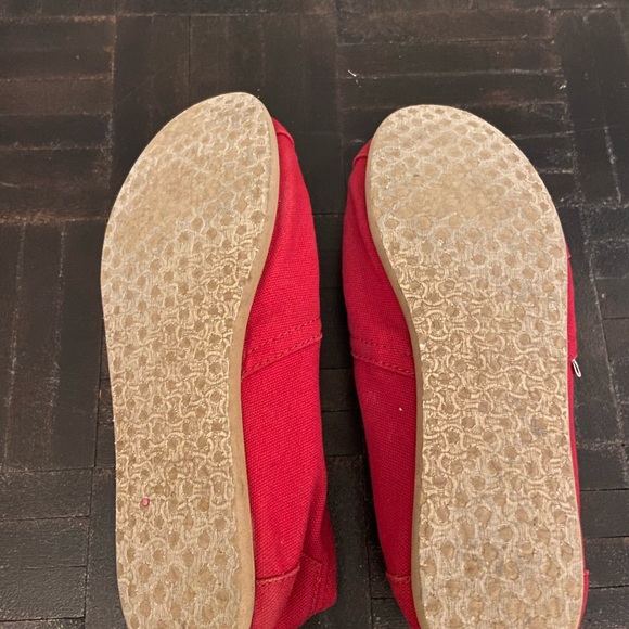 Tom’s Shoes - Picture 2 of 3